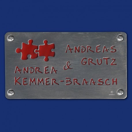 handgemachtes Türschild Namenschild mit PUZZLE-MOTIV mit rotem Hintergrund