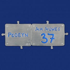 Zweiteiliges Puzzle Türschild mit Name, Hausnummer und Straße