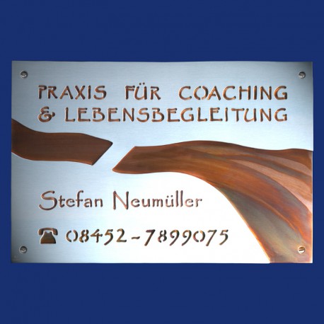 großes Praxis-Schild aus Aluminium, eloxiert und Kupfer